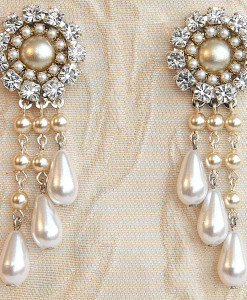 Bridal Victorian Chandelier Earrings, Stunning Wedding earrings with pearl and rhinestones